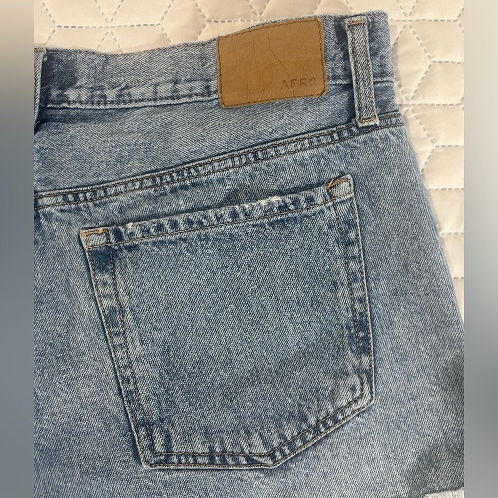 Aeropostale Boyfriend Distressed Denim Shorts Button Fly Raw Hem Size 12 - Picture 5 of 9